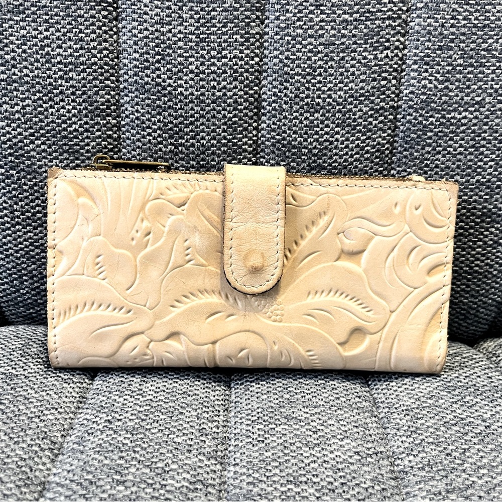 Patricia Nash Nazari Women's Bifold Wallet